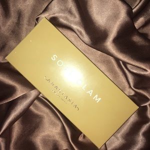 Anastasia Beverly Hills Soft Glam Palette